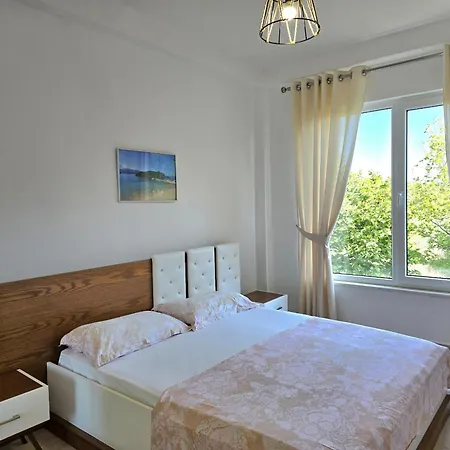 Sunny - 091 Apartment *