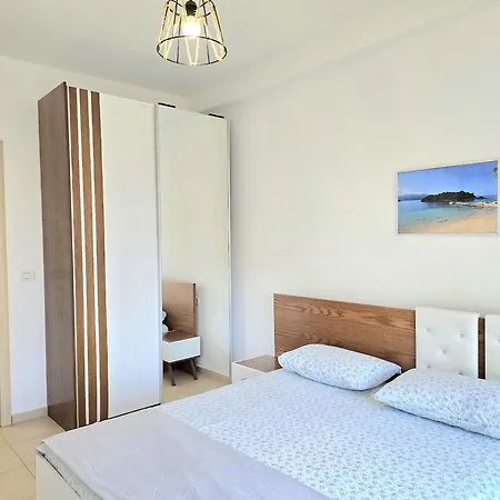 Sunny - 091 * Durres